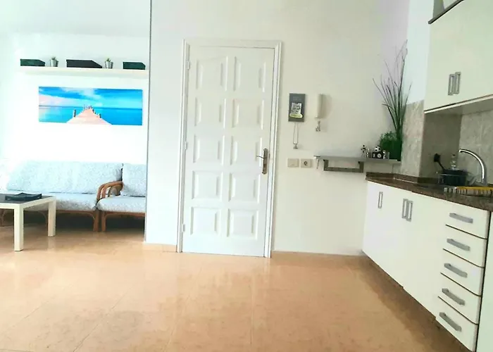 5 Minutes Close By Playa Del Ingles-1&2br Aptm With View & Private Terrace For 2 Persons شقة *